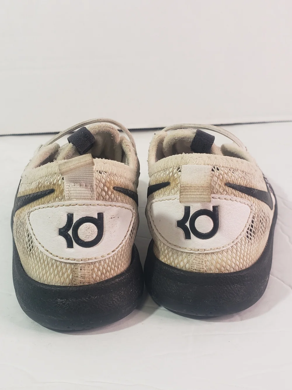 Nike Kids' Lightweight Black & Cream Knit Sneakers Sz: 9C Lil Boys Back toSchool
